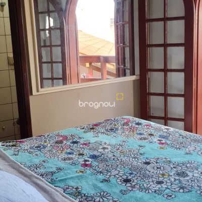 Pousada / Hotel com 852m², 14 quartos (sendo 7 suítes), 10 garagens, no bairro Ponta das Canas em Florianópolis