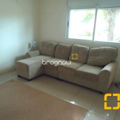 Casa com 380m², 5 quartos (sendo 2 suítes), 2 garagens, no bairro Jurerê em Florianópolis
