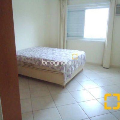 Casa com 380m², 5 quartos (sendo 2 suítes), 2 garagens, no bairro Jurerê em Florianópolis