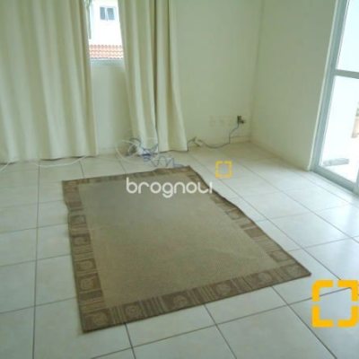 Casa com 380m², 5 quartos (sendo 2 suítes), 2 garagens, no bairro Jurerê em Florianópolis