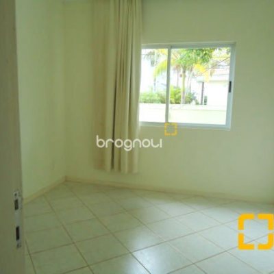 Casa com 380m², 5 quartos (sendo 2 suítes), 2 garagens, no bairro Jurerê em Florianópolis