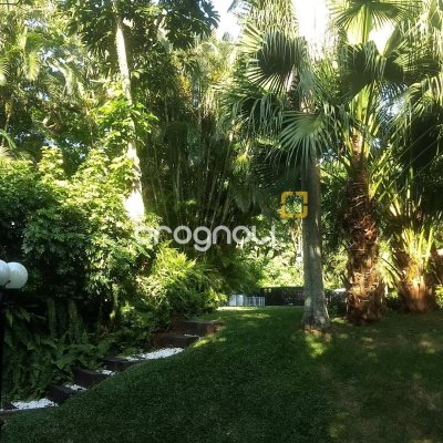 Casa com 942m², 5 quartos (sendo 5 suítes), 3 garagens, no bairro Jurerê Internacional em Florianópolis