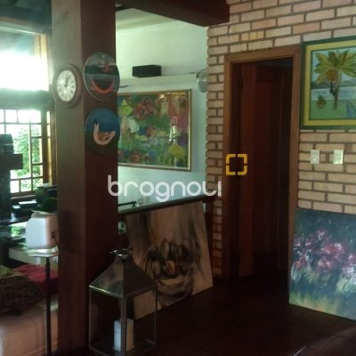 Casa com 942m², 5 quartos (sendo 5 suítes), 3 garagens, no bairro Jurerê Internacional em Florianópolis