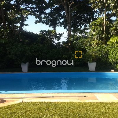 Casa com 942m², 5 quartos (sendo 5 suítes), 3 garagens, no bairro Jurerê Internacional em Florianópolis