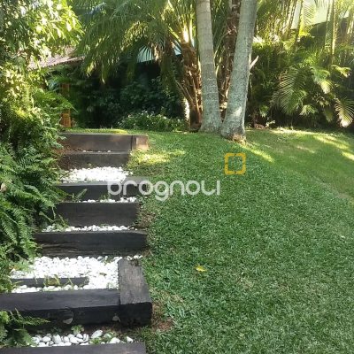 Casa com 942m², 5 quartos (sendo 5 suítes), 3 garagens, no bairro Jurerê Internacional em Florianópolis