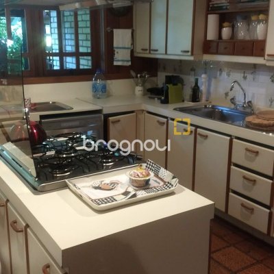 Casa com 942m², 5 quartos (sendo 5 suítes), 3 garagens, no bairro Jurerê Internacional em Florianópolis