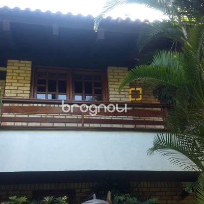 Casa com 942m², 5 quartos (sendo 5 suítes), 3 garagens, no bairro Jurerê Internacional em Florianópolis