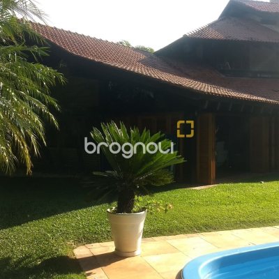 Casa com 942m², 5 quartos (sendo 5 suítes), 3 garagens, no bairro Jurerê Internacional em Florianópolis