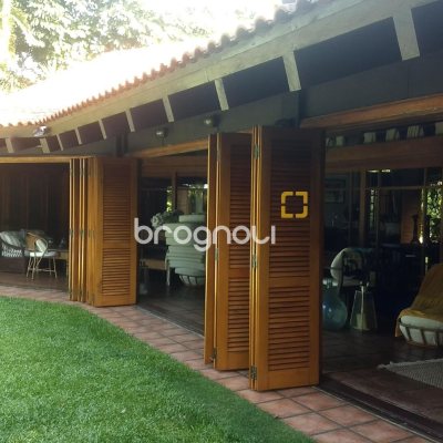 Casa com 942m², 5 quartos (sendo 5 suítes), 3 garagens, no bairro Jurerê Internacional em Florianópolis