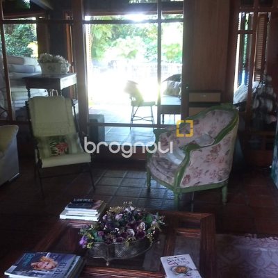 Casa com 942m², 5 quartos (sendo 5 suítes), 3 garagens, no bairro Jurerê Internacional em Florianópolis