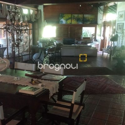 Casa com 942m², 5 quartos (sendo 5 suítes), 3 garagens, no bairro Jurerê Internacional em Florianópolis