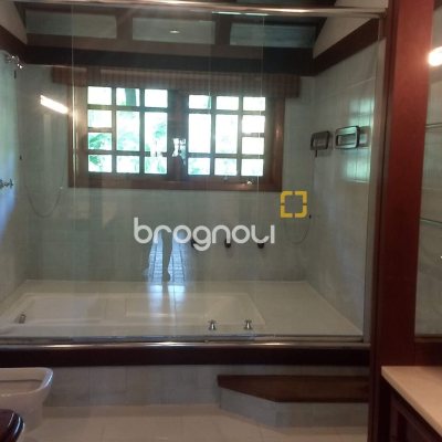 Casa com 942m², 5 quartos (sendo 5 suítes), 3 garagens, no bairro Jurerê Internacional em Florianópolis