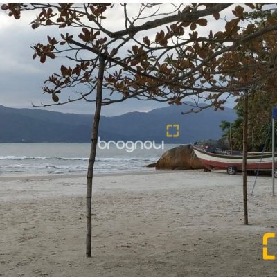 Casa com 200m², 4 quartos (sendo 3 suítes), 5 garagens, no bairro Jurerê Internacional em Florianópolis