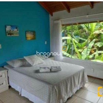 Casa com 200m², 4 quartos (sendo 3 suítes), 5 garagens, no bairro Jurerê Internacional em Florianópolis