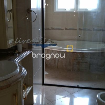 Casa com 1290m², 8 quartos (sendo 6 suítes), 8 garagens, no bairro Jurerê Internacional em Florianópolis