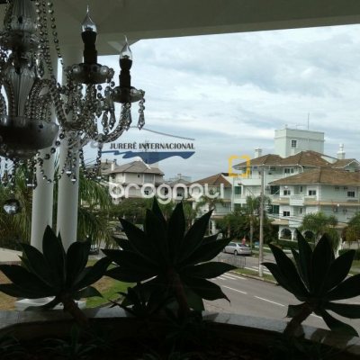 Casa com 1290m², 8 quartos (sendo 6 suítes), 8 garagens, no bairro Jurerê Internacional em Florianópolis