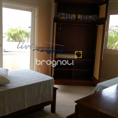 Casa com 1290m², 8 quartos (sendo 6 suítes), 8 garagens, no bairro Jurerê Internacional em Florianópolis