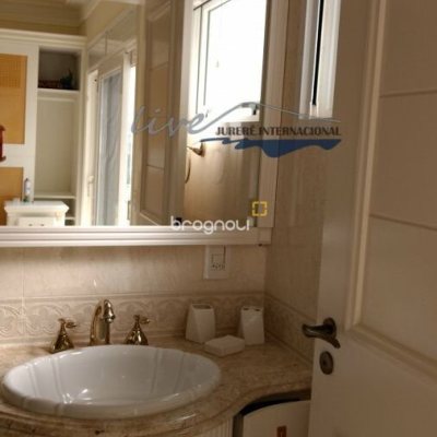Casa com 1290m², 8 quartos (sendo 6 suítes), 8 garagens, no bairro Jurerê Internacional em Florianópolis