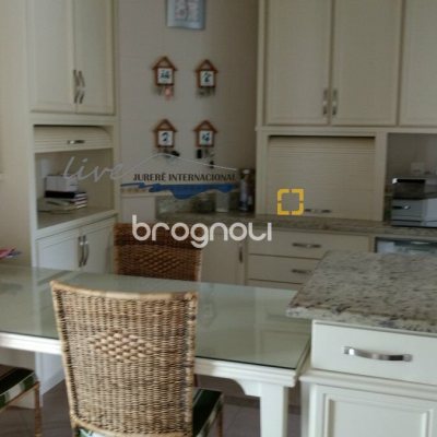 Casa com 1290m², 8 quartos (sendo 6 suítes), 8 garagens, no bairro Jurerê Internacional em Florianópolis