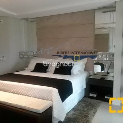 Casa com 665m², 5 quartos (sendo 2 suítes), 2 garagens, no bairro Jurerê Internacional em Florianópolis