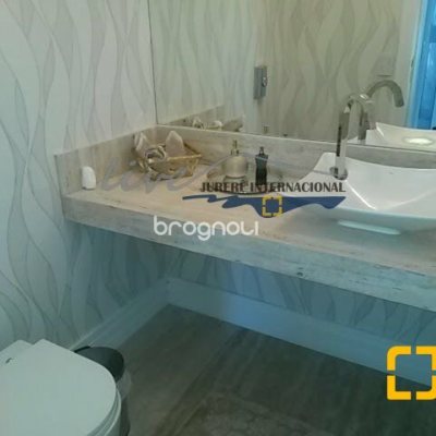 Casa com 665m², 5 quartos (sendo 2 suítes), 2 garagens, no bairro Jurerê Internacional em Florianópolis
