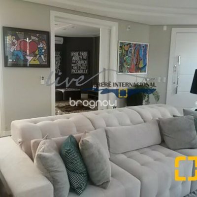 Casa com 665m², 5 quartos (sendo 2 suítes), 2 garagens, no bairro Jurerê Internacional em Florianópolis