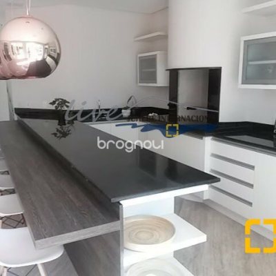 Casa com 665m², 5 quartos (sendo 2 suítes), 2 garagens, no bairro Jurerê Internacional em Florianópolis