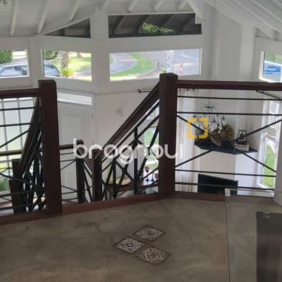 Casa com 280m², 4 quartos (sendo 2 suítes), 2 garagens, no bairro Jurerê Internacional em Florianópolis