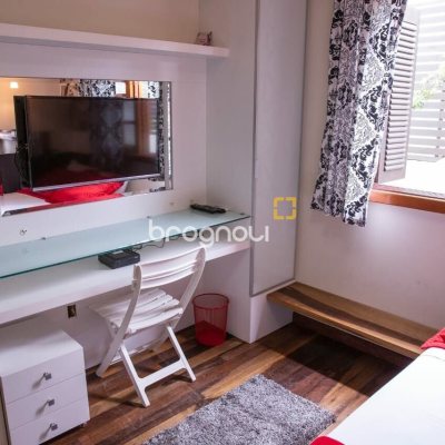 Casa com 280m², 4 quartos (sendo 2 suítes), 2 garagens, no bairro Jurerê Internacional em Florianópolis