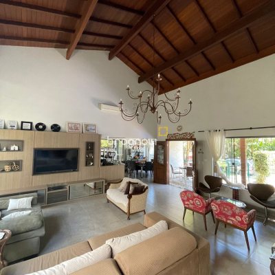 Casa com 3000m², 3 quartos (sendo 3 suítes), 2 garagens, no bairro Jurerê Internacional em Florianópolis