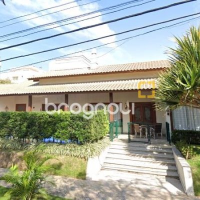 Casa com 3000m², 3 quartos (sendo 3 suítes), 2 garagens, no bairro Jurerê Internacional em Florianópolis