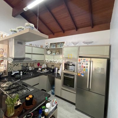 Casa com 3000m², 3 quartos (sendo 3 suítes), 2 garagens, no bairro Jurerê Internacional em Florianópolis