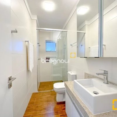 Casa com 320m², 3 quartos (sendo 2 suítes), 3 garagens, no bairro Jurerê Internacional em Florianópolis