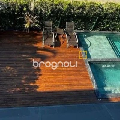 Casa com 433m², 5 quartos (sendo 5 suítes), 4 garagens, no bairro Jurerê Internacional em Florianópolis