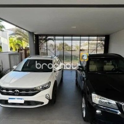 Casa com 433m², 5 quartos (sendo 5 suítes), 4 garagens, no bairro Jurerê Internacional em Florianópolis