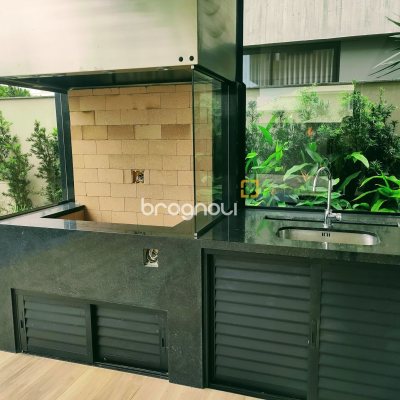 Casa com 700m², 5 quartos (sendo 5 suítes), 6 garagens, no bairro Jurerê Internacional em Florianópolis