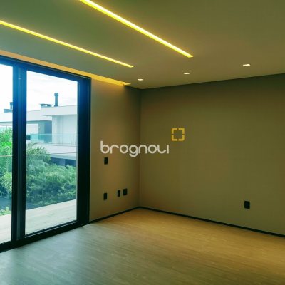 Casa com 700m², 5 quartos (sendo 5 suítes), 6 garagens, no bairro Jurerê Internacional em Florianópolis