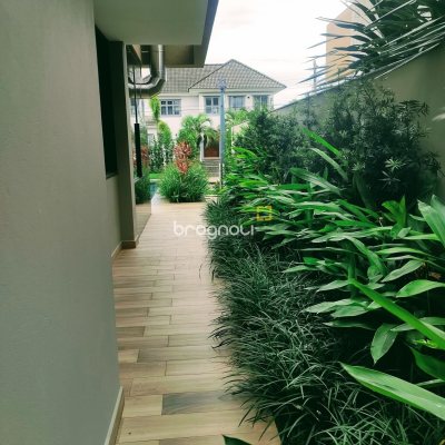 Casa com 700m², 5 quartos (sendo 5 suítes), 6 garagens, no bairro Jurerê Internacional em Florianópolis