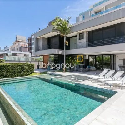 Casa com 460m², 5 quartos (sendo 5 suítes), 2 garagens, no bairro Jurerê Internacional em Florianópolis