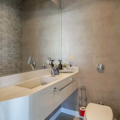 Casa com 460m², 5 quartos (sendo 5 suítes), 2 garagens, no bairro Jurerê Internacional em Florianópolis