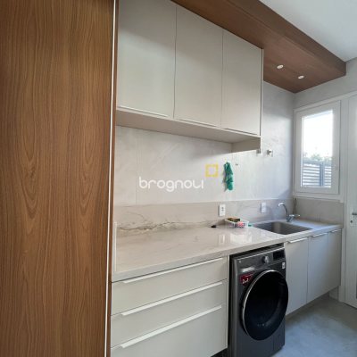 Casa com 400m², 4 quartos (sendo 4 suítes), 4 garagens, no bairro Jurerê Internacional em Florianópolis