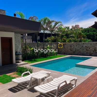 Casa com 400m², 4 quartos (sendo 4 suítes), 4 garagens, no bairro Jurerê Internacional em Florianópolis