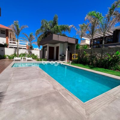 Casa com 400m², 4 quartos (sendo 4 suítes), 4 garagens, no bairro Jurerê Internacional em Florianópolis