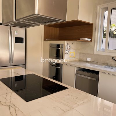 Casa com 400m², 4 quartos (sendo 4 suítes), 4 garagens, no bairro Jurerê Internacional em Florianópolis