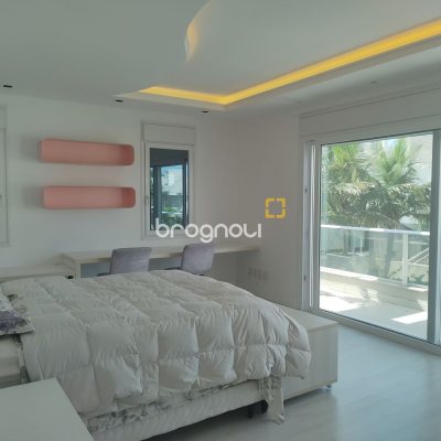 Casa com 995m², 9 quartos (sendo 8 suítes), 4 garagens, no bairro Jurerê Internacional em Florianópolis