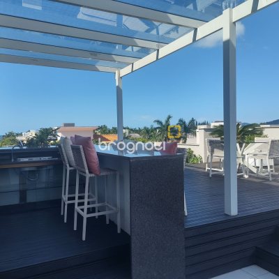 Casa com 995m², 9 quartos (sendo 8 suítes), 4 garagens, no bairro Jurerê Internacional em Florianópolis