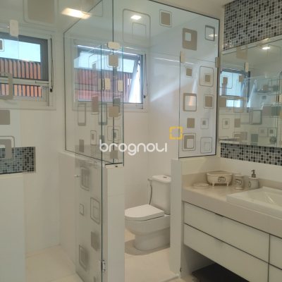 Casa com 995m², 9 quartos (sendo 8 suítes), 4 garagens, no bairro Jurerê Internacional em Florianópolis