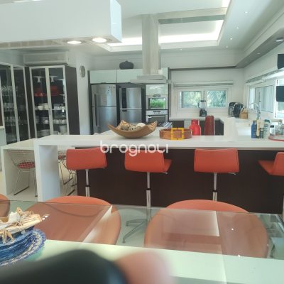 Casa com 995m², 9 quartos (sendo 8 suítes), 4 garagens, no bairro Jurerê Internacional em Florianópolis