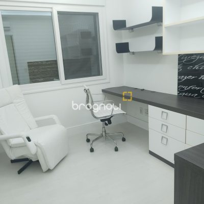 Casa com 995m², 9 quartos (sendo 8 suítes), 4 garagens, no bairro Jurerê Internacional em Florianópolis