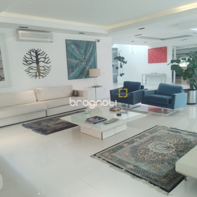 Casa com 995m², 9 quartos (sendo 8 suítes), 4 garagens, no bairro Jurerê Internacional em Florianópolis